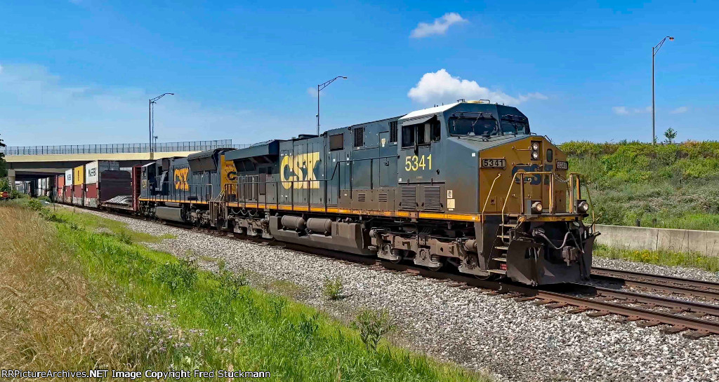 CSX 5341 leads M428.
